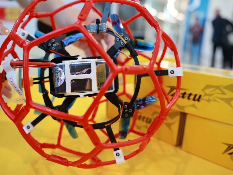 無人機(jī)足球